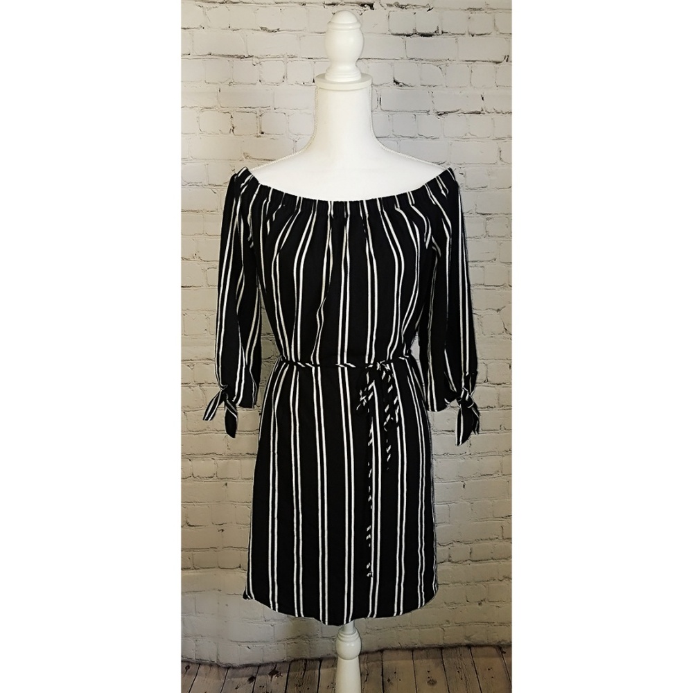 Riley & James Off the Shoulder Striped Dress Large